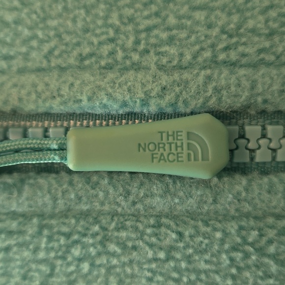 The North Face, turquoise fleece jacket - Picture 10 of 10